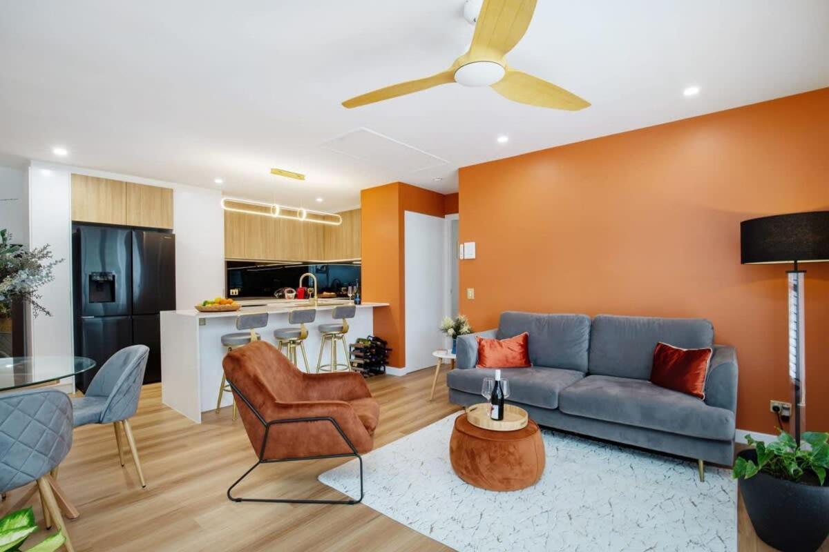 1 Bedroom Gem With Aircon Stroll To Apartment